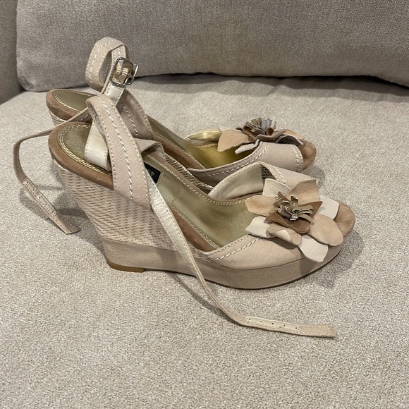 Size 6 WHBM wedges - Picture 3 of 7